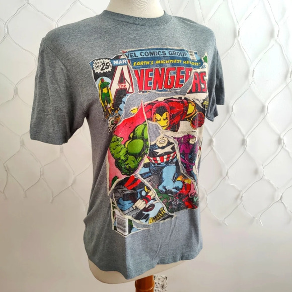 Marvel Avengers T-Shirt / Gray Graphic Tee / Size Small - Picture 1 of 4